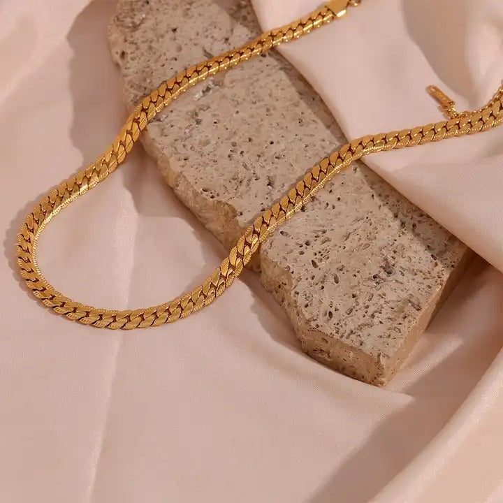 18ct Gold Plated Cuban Chain Necklace