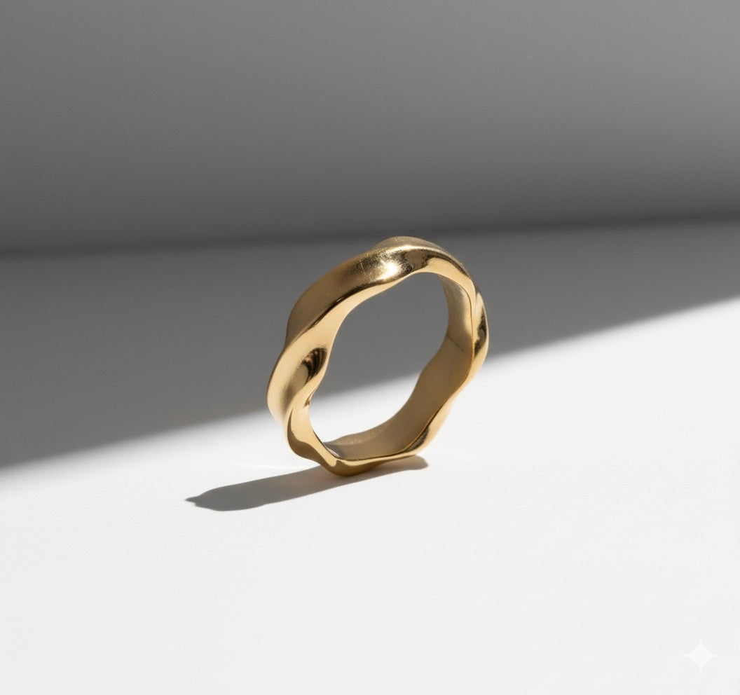 Bella Wave Ring