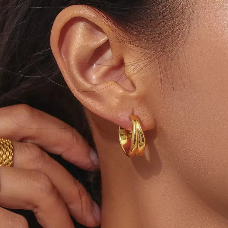 Kelsie Gold Irregular Wave Detailing Hoop Earrings - Meraki of London