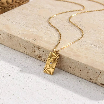 18ct Gold Plated Engraved Pendant Necklace 